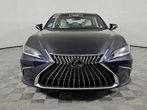 Used 2025 Lexus ES 350 350 w/ Premium Package image 2