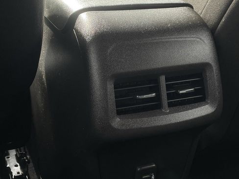 Used 2024 Chevrolet Equinox LT image 25