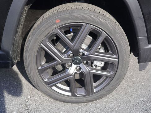 New 2026 Jeep Compass Limited image 13