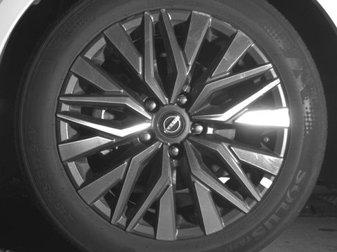 Used 2025 Nissan Altima 2.5 SV FWD image 12