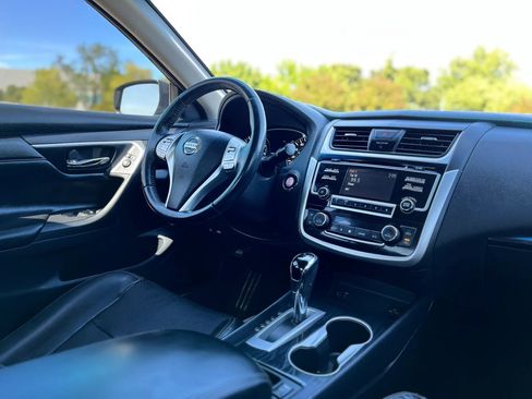 Used 2018 Nissan Altima 2.5 SL FWD image 15