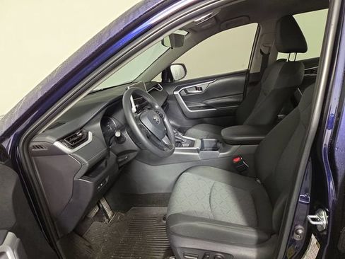 Used 2025 Toyota RAV4 XLE AWD/4WD image 12