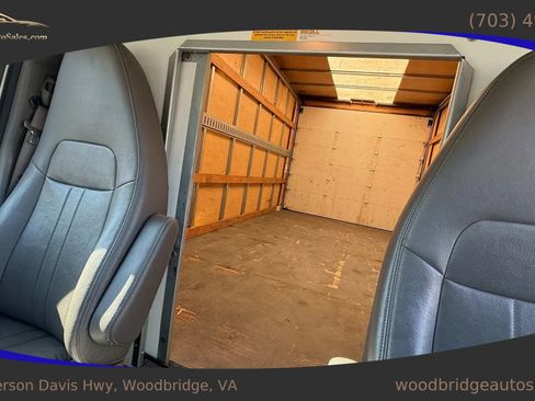 Used 2015 Chevrolet Express 3500 Extended image 16