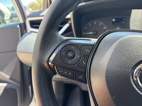 Used 2025 Toyota Corolla LE FWD image 22