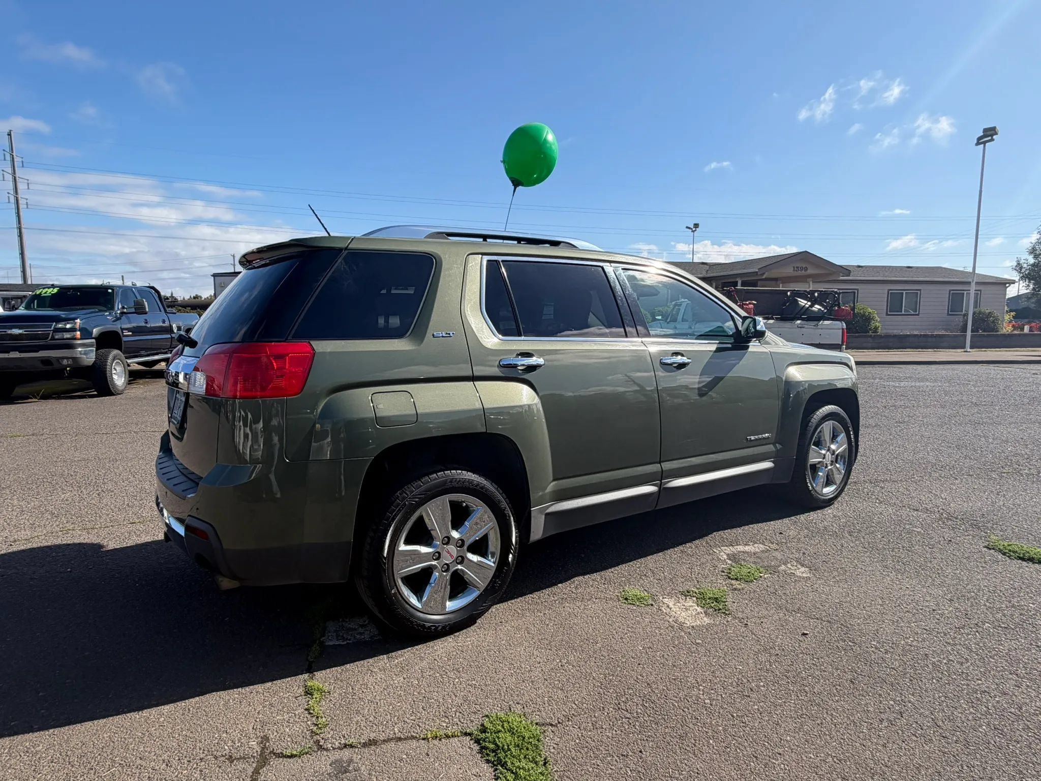 Used 2015 GMC Terrain SLT w/ Cargo Package FWD image 3