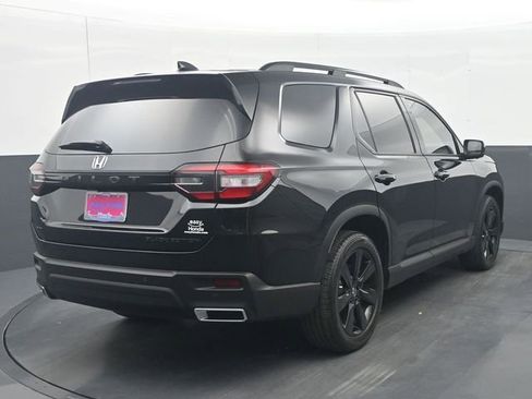 Used 2025 Honda Pilot Black Edition image 7