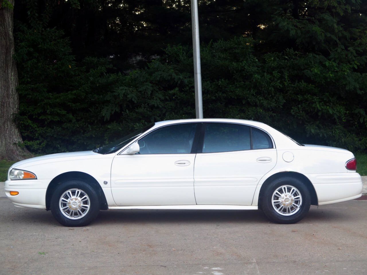 Used 2005 Buick Le Sabre Custom FWD image 2
