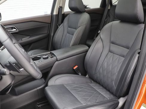 Used 2021 Nissan Rogue Platinum image 17