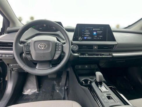 Used 2026 Toyota Prius LE FWD image 10