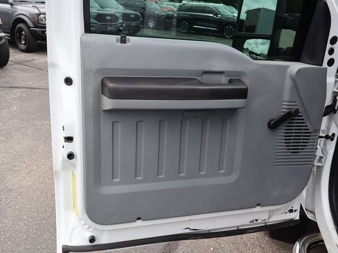 Used 2013 Ford F550 2WD Regular Cab Super Duty w/ Payload Upgrade Pkg image 9