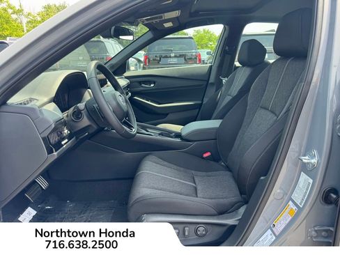 Used 2025 Honda Accord Sport image 11