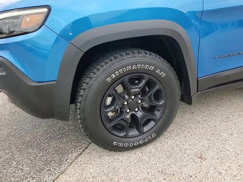 Used 2021 Jeep Cherokee Trailhawk image 7