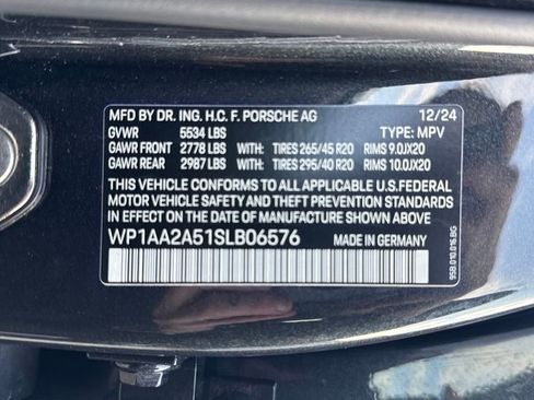 Used 2025 Porsche Macan image 30