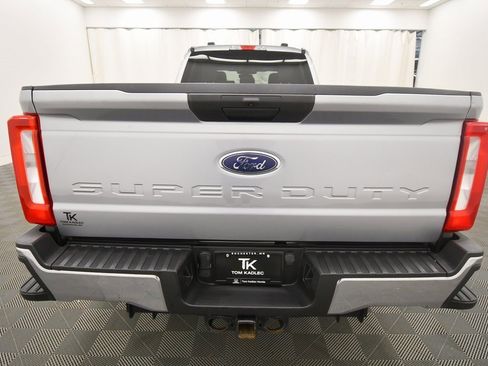Used 2023 Ford F250 XLT image 6
