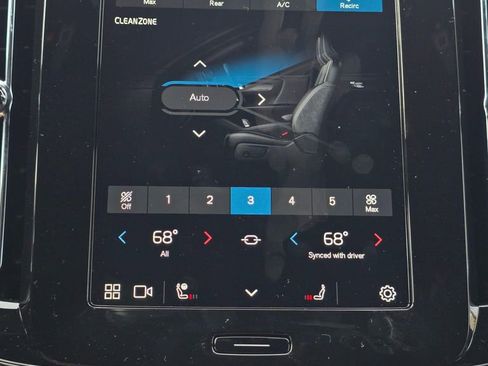 New 2025 Volvo EX40 Core w/ Climate Package image 30