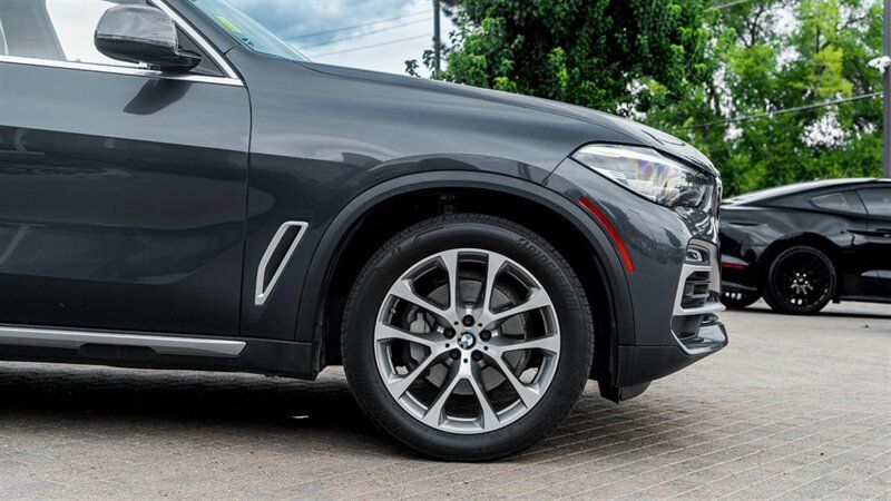 Used 2019 BMW X5 xDrive40i w/ Convenience Package AWD/4WD image 11