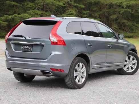 Used 2017 Volvo XC60 T5 Inscription w/ Advanced Package AWD/4WD image 3