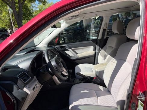 Used 2017 Subaru Forester 2.5i Premium AWD/4WD image 18