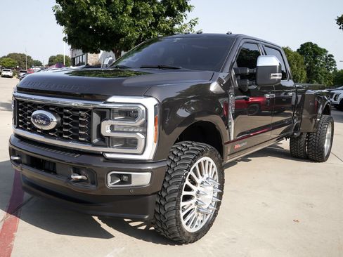 Used 2024 Ford F350 Limited w/ FX4 Off-Road Package AWD/4WD image 7