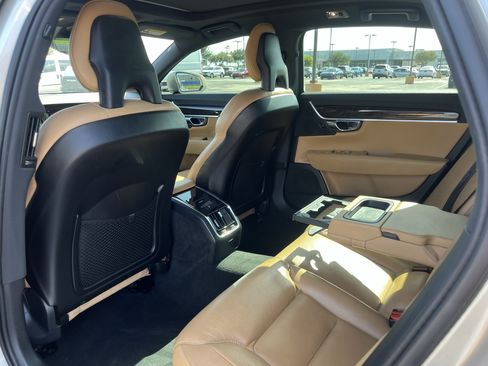Used 2018 Volvo S90 T5 Momentum w/ Convenience Package FWD image 32