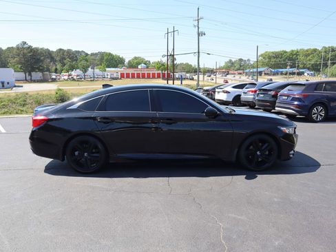 Used 2019 Honda Accord Sport image 11