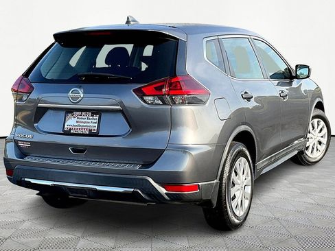 Used 2018 Nissan Rogue S image 11
