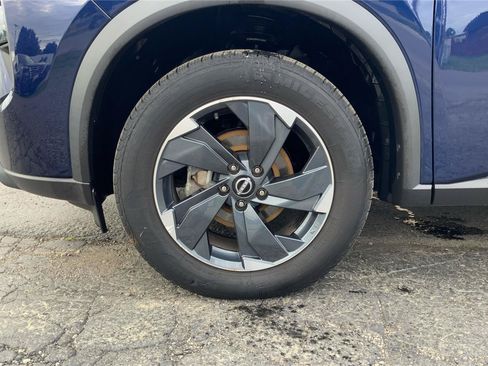 Used 2024 Nissan Rogue SV AWD/4WD image 24