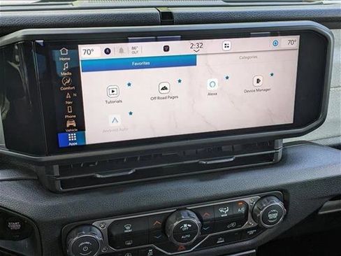 New 2025 Jeep Gladiator Willys image 12