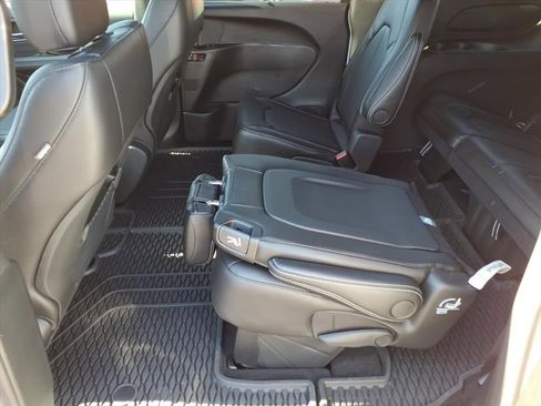 New 2026 Chrysler Voyager LX image 32