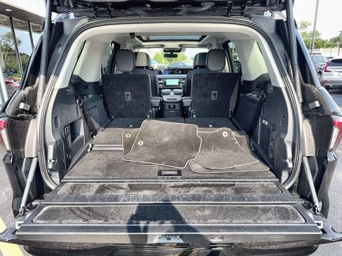 Certified 2025 Lincoln Navigator Reserve AWD/4WD image 22