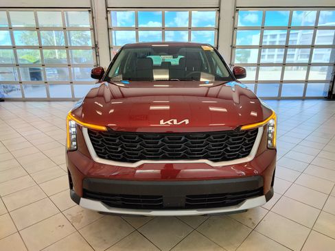 Used 2025 Kia Sorento LX FWD image 8