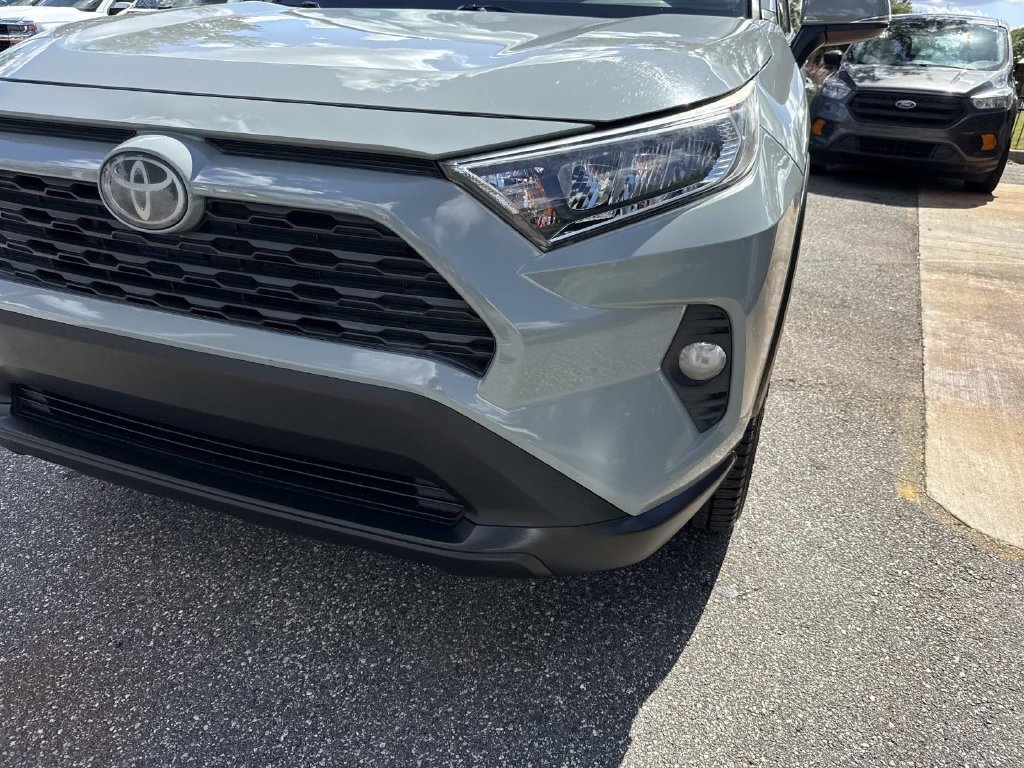 Used 2021 Toyota RAV4 XLE w/ Convenience Package FWD image 10