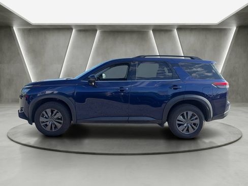Used 2024 Nissan Pathfinder SV AWD/4WD image 4