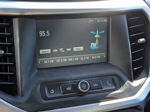 Used 2018 GMC Acadia SLE image 25