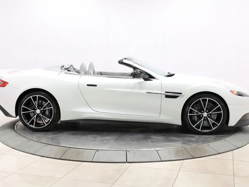 Used 2014 Aston Martin Vanquish Volante RWD image 70