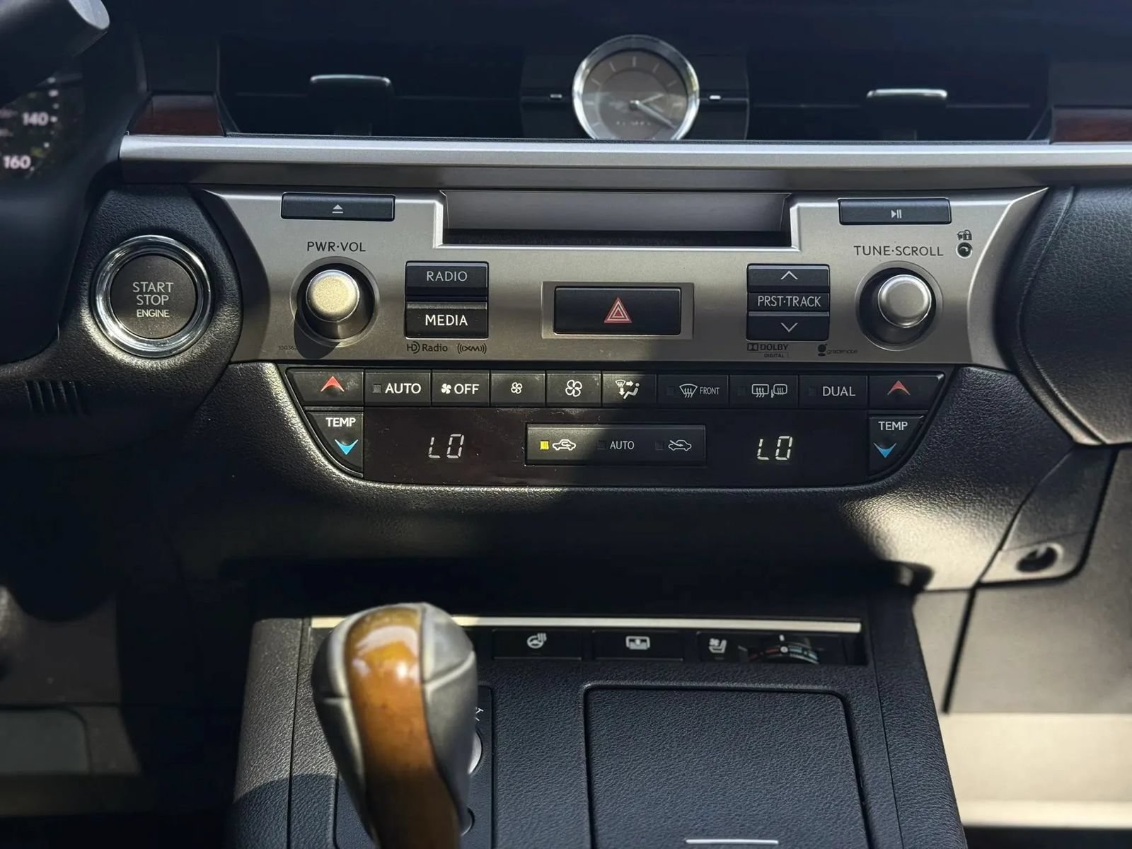 Used 2014 Lexus ES 350 w/ Luxury Package FWD image 21