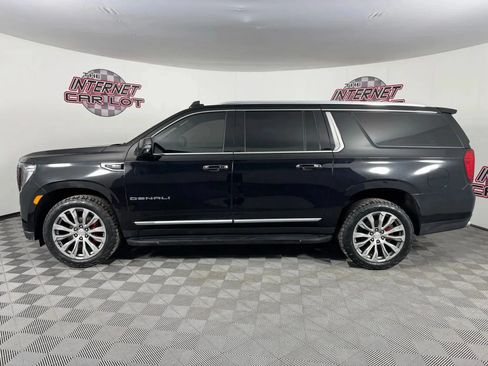 Used 2021 GMC Yukon XL Denali w/ Advanced Technology Package AWD/4WD image 4