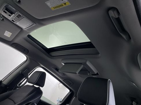 Used 2023 Honda Odyssey Elite image 19