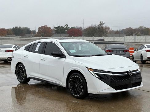 New 2026 Nissan Sentra SR image 6