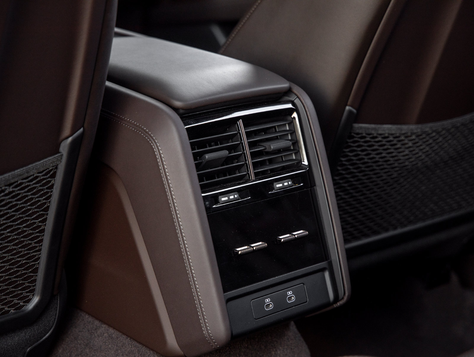 Certified 2026 Porsche Cayenne Turbo AWD/4WD image 45
