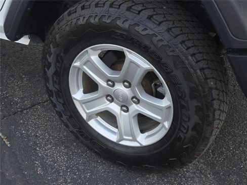 Certified 2018 Jeep Wrangler Unlimited Sport S AWD/4WD image 19