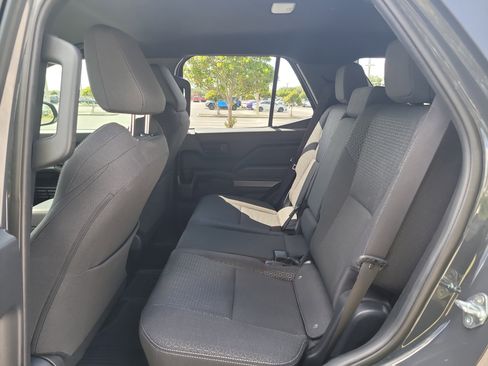 Used 2025 Toyota 4Runner SR5 AWD/4WD image 14