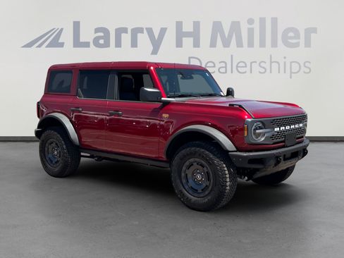 New 2025 Ford Bronco Badlands w/ Sasquatch Package AWD/4WD image 7
