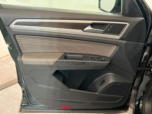 Used 2021 Volkswagen Atlas SE w/ Panoramic Sunroof Package AWD/4WD image 15