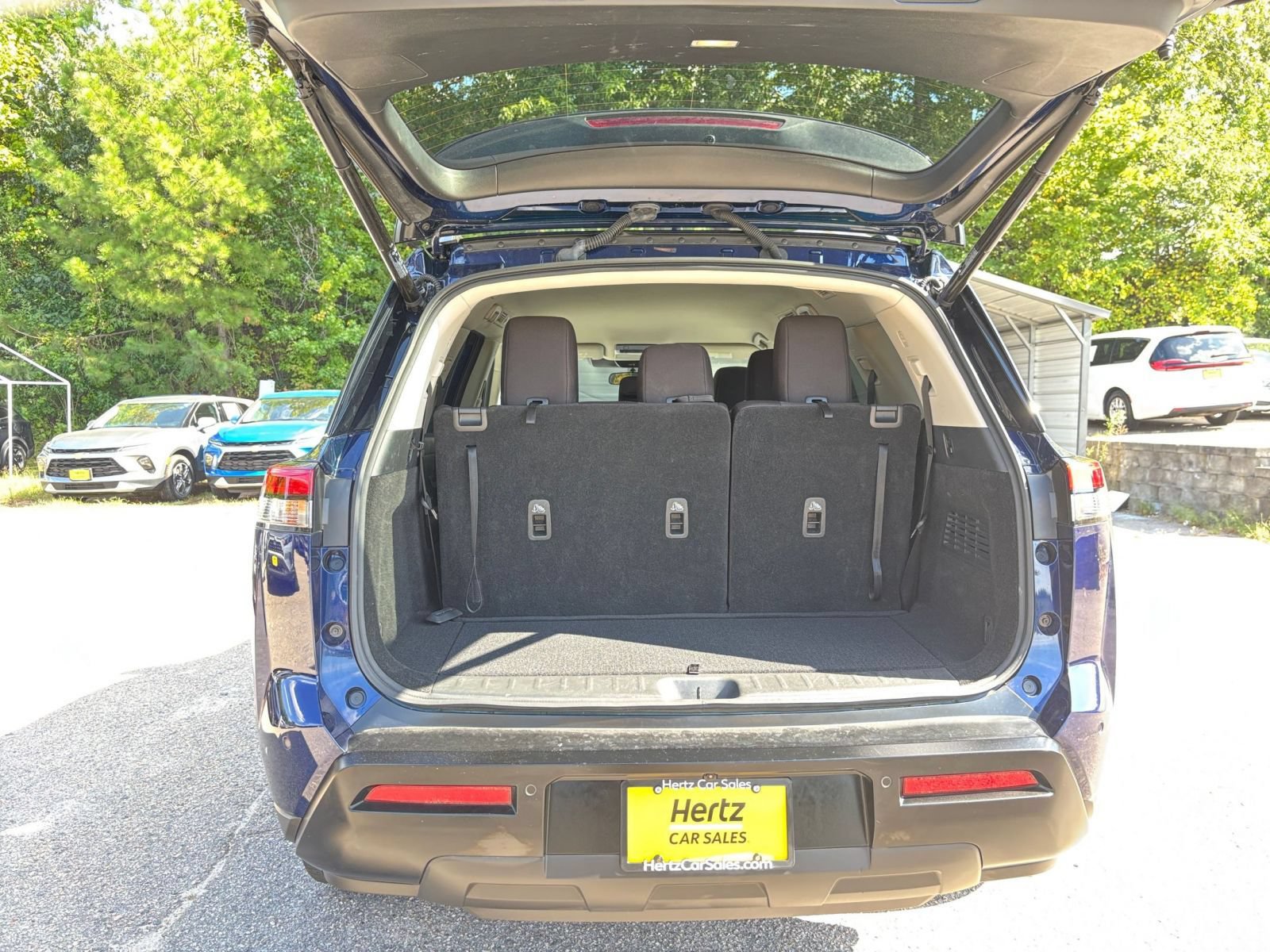 Used 2026 Nissan Pathfinder SV FWD image 31