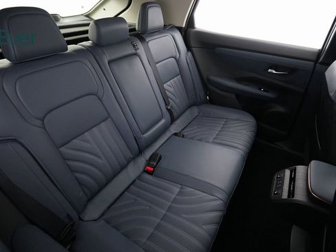 Used 2023 Nissan Ariya image 9