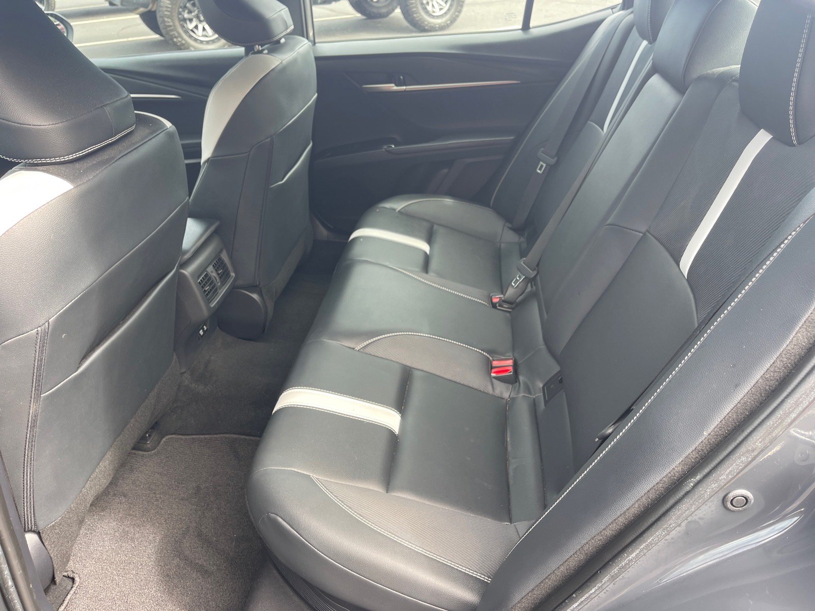 Used 2025 Toyota Camry SE w/ Convenience Package FWD image 12