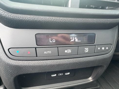 Certified 2025 Honda Pilot Touring image 29