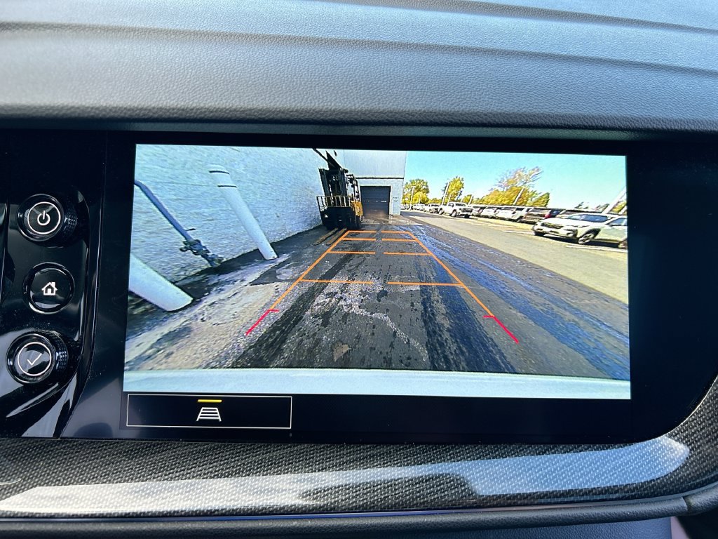 Used 2023 Buick Envision Essence AWD/4WD image 14