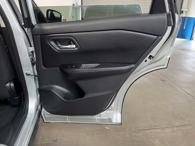 Used 2024 Nissan Rogue SV FWD image 16